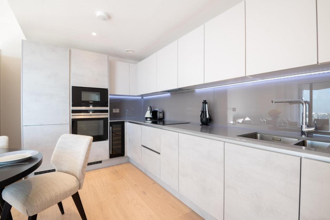 Modern Family Home Close To Victoria Station By Underthedoormat Londres Exterior foto